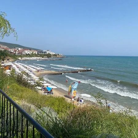 Sea View On The Sunny Apartament