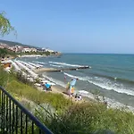 Sea View On The Sunny 圣弗拉斯