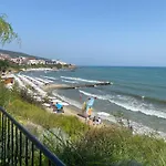 Sea View On The Sunny 公寓