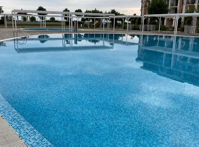 Апартамент Sea View On The Sunny Свети Влас