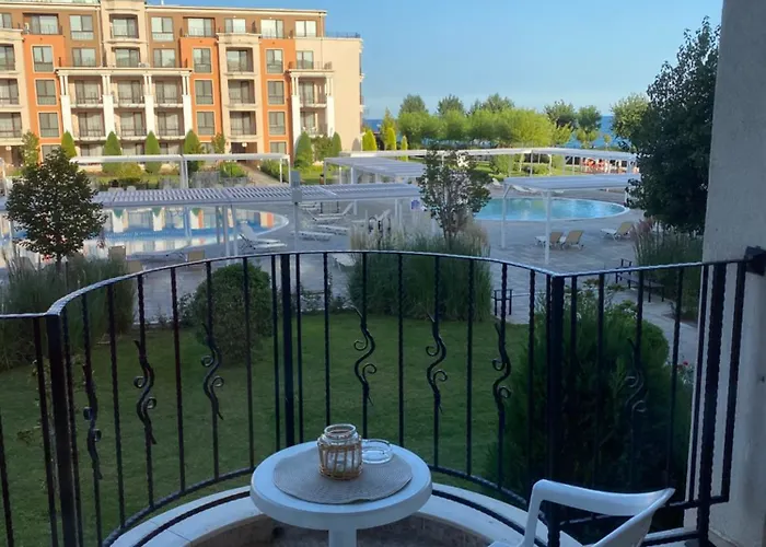 Апартамент Sea View On The Sunny