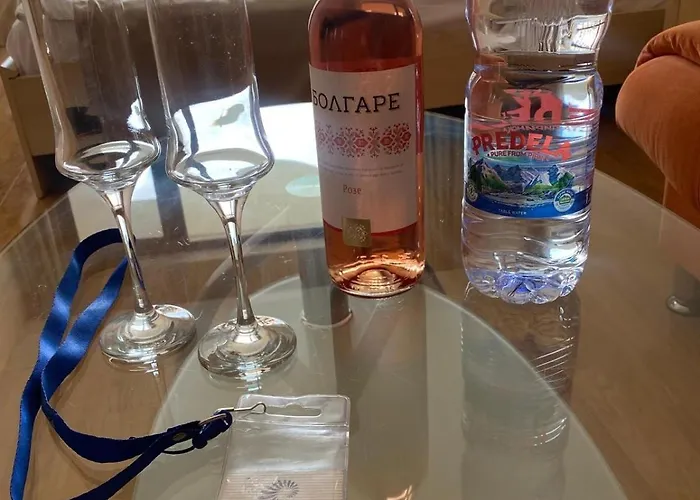 Sea View On The Sunny Apartamento