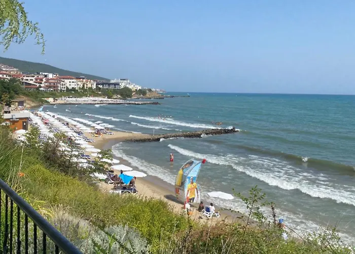 Sea View On The Sunny Апартамент