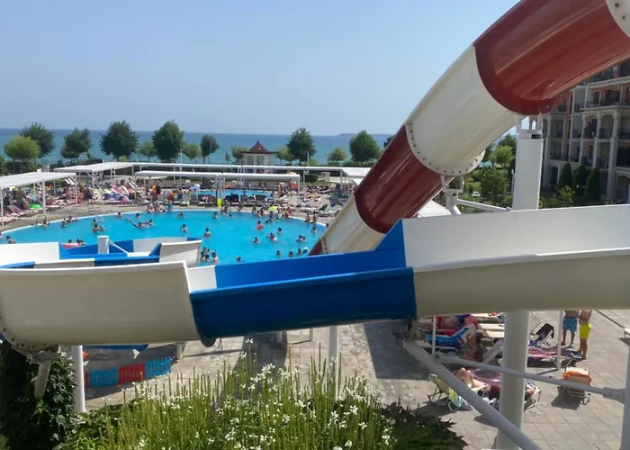 Sea View On The Sunny Апартамент